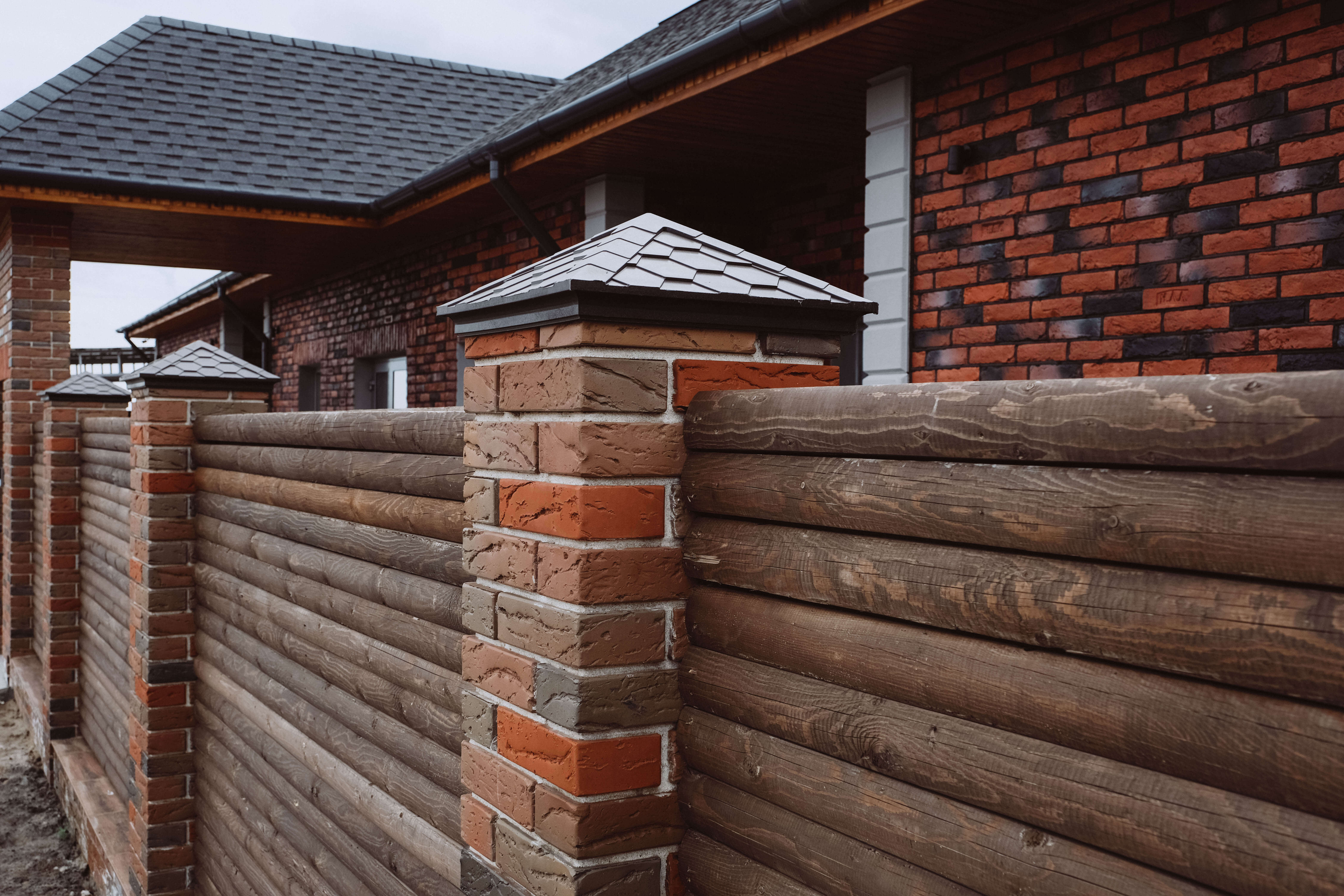 Колпак Zking Эверест Коричневый на столб 1.5х1.5 кирпича (390х390мм) в Москве фото