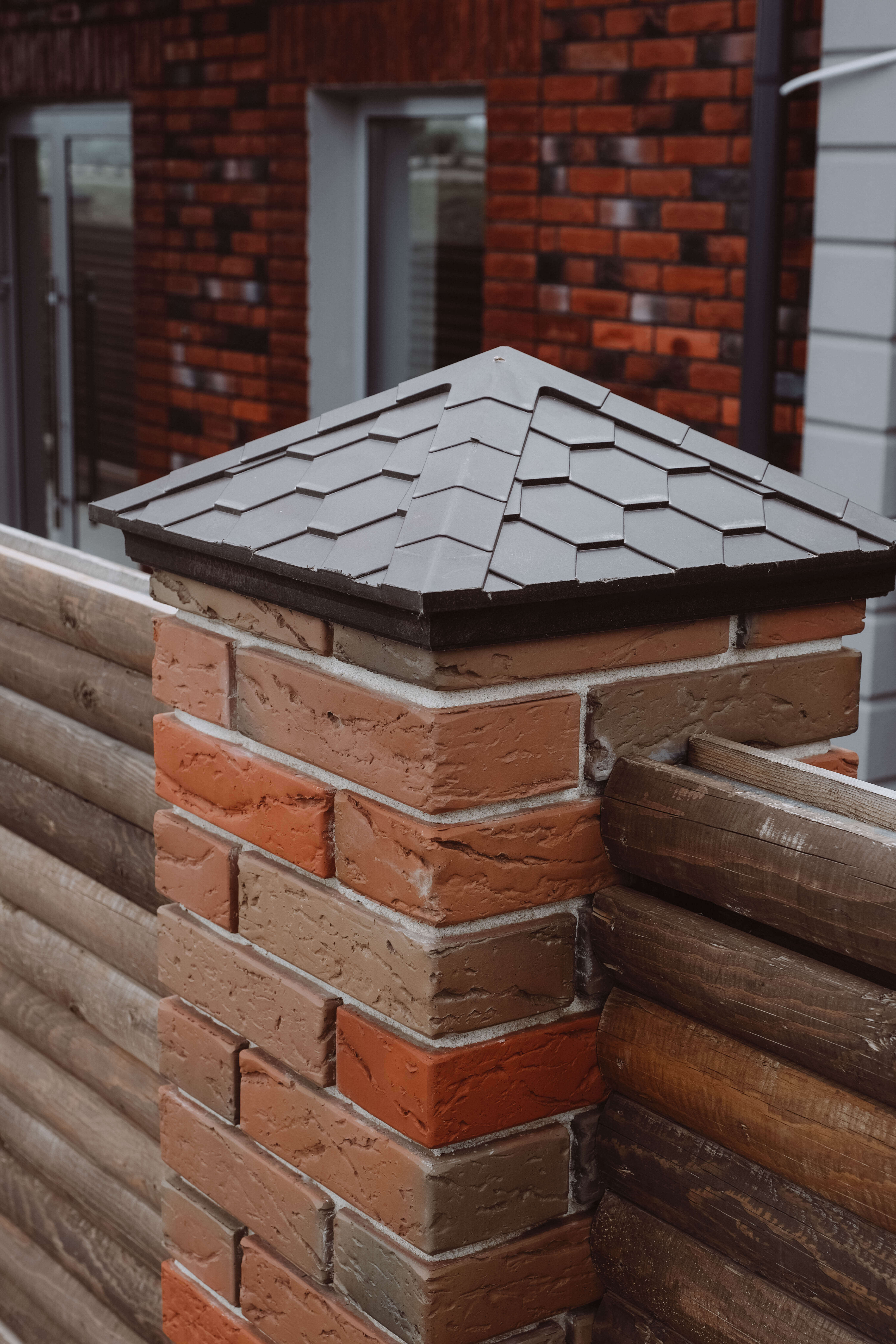 Колпак Zking Эверест Коричневый на столб 1.5х1.5 кирпича (390х390мм) в Москве фото